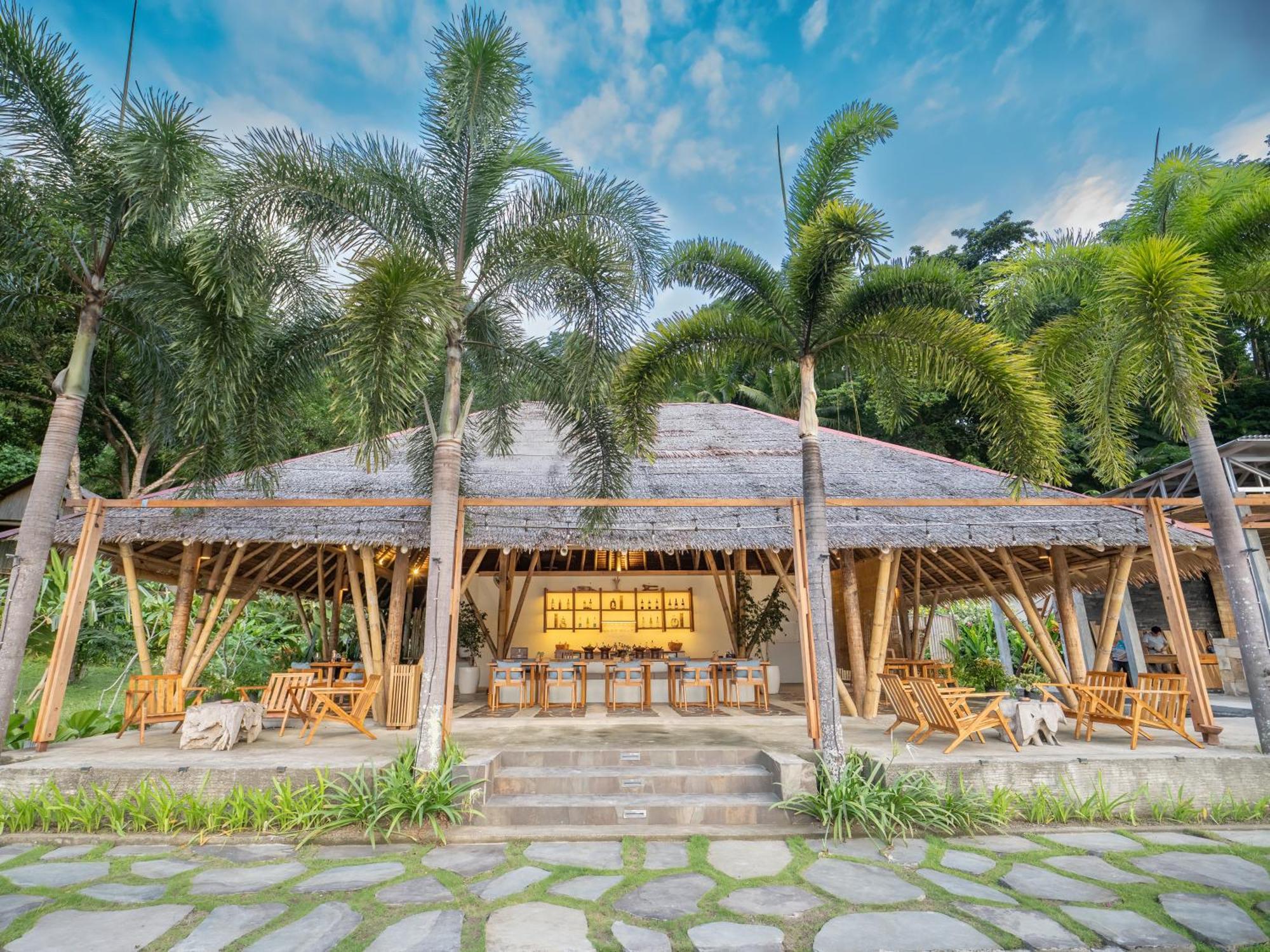 D'Lagoon Dive Resort Bitung Exterior foto